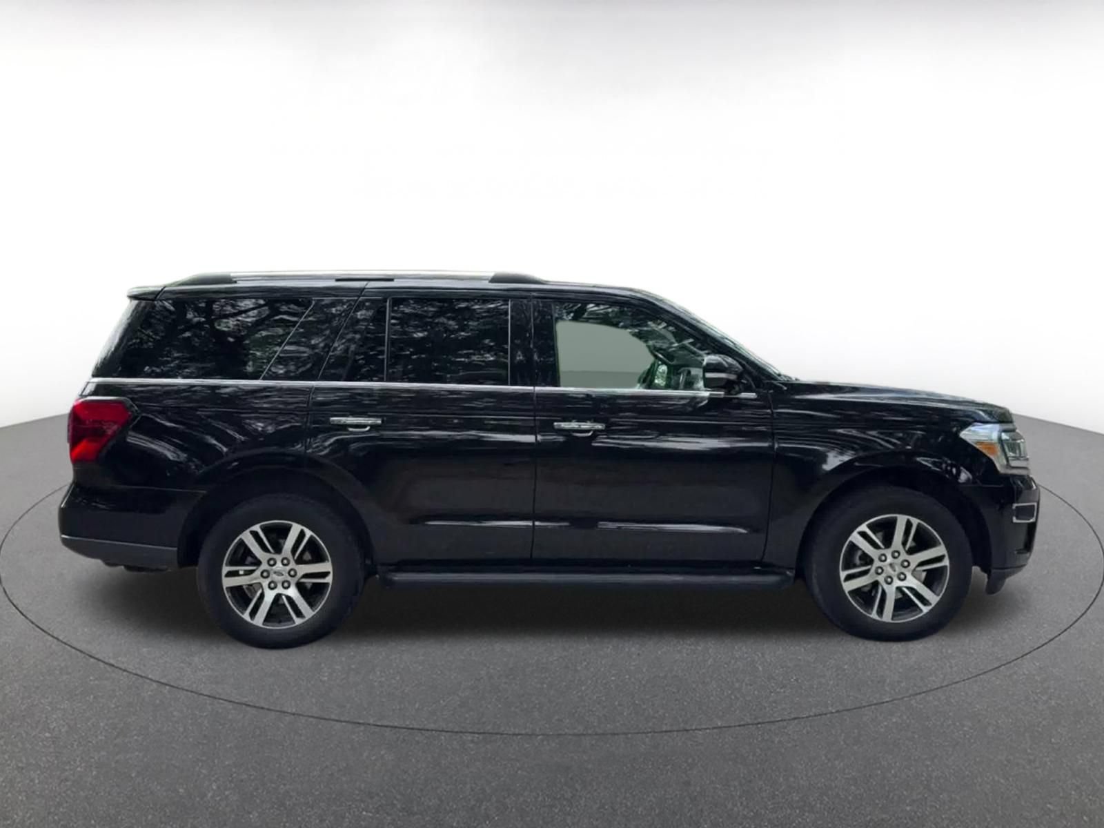 Used 2024 Ford Expedition Limited AWD/4WD image 15