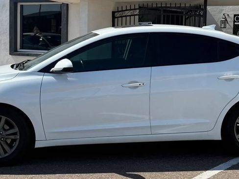 Used 2018 Hyundai Elantra Value Edition FWD image 11