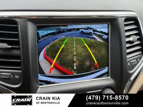 Used 2018 Jeep Grand Cherokee Limited AWD/4WD image 16