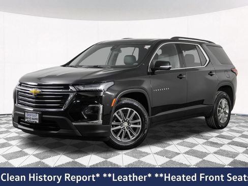 Used 2023 Chevrolet Traverse LT FWD image 2