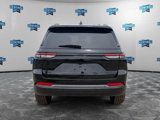 New 2026 Jeep Grand Cherokee Altitude AWD/4WD image 4