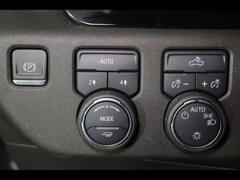 Used 2022 Chevrolet Silverado 1500 LT image 14