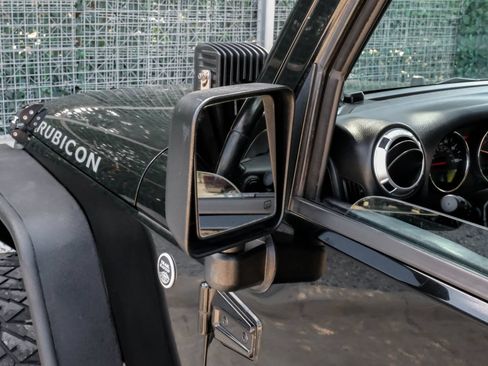 Used 2013 Jeep Wrangler Unlimited Rubicon w/ Connectivity Group AWD/4WD image 45