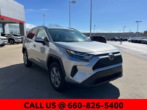 Used 2025 Toyota RAV4 XLE image 3