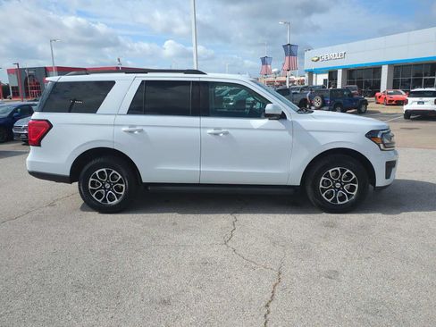 Used 2024 Ford Expedition XLT RWD image 9