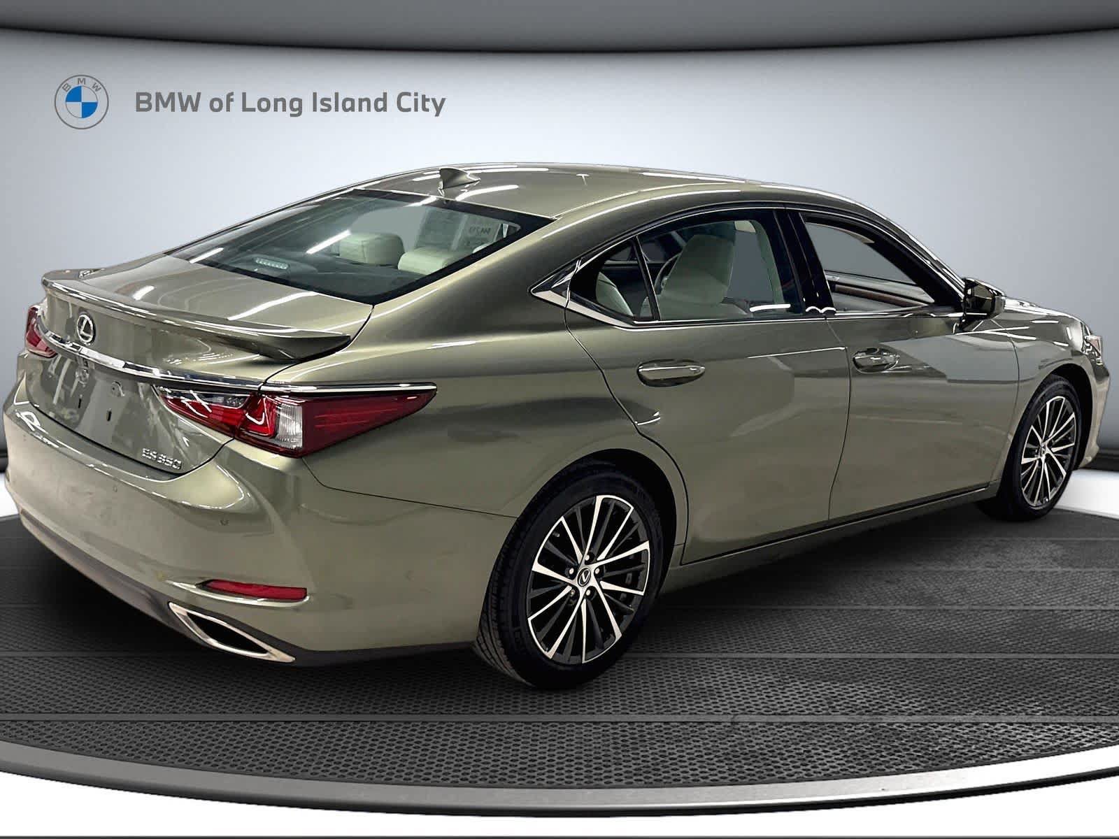 Used 2025 Lexus ES 350 w/ Premium Package FWD image 5