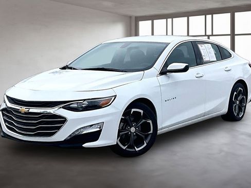 Used 2022 Chevrolet Malibu LT FWD image 2