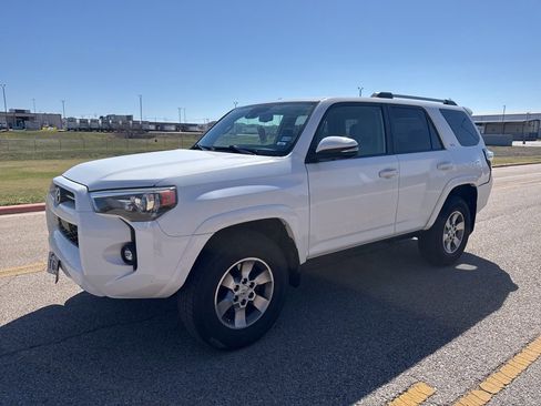 Used 2021 Toyota 4Runner SR5 Premium w/ Moonroof Package image 1