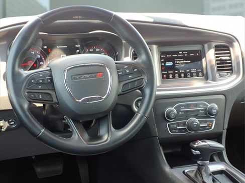 Used 2022 Dodge Charger SXT w/ Blacktop Package RWD image 3