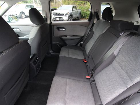 Used 2021 Nissan Rogue SV image 26