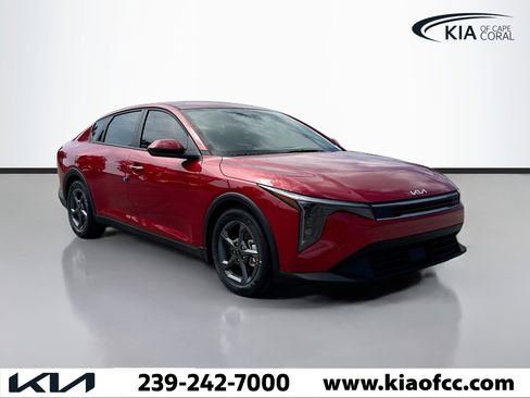 New 2025 Kia K4 LXS FWD image 1