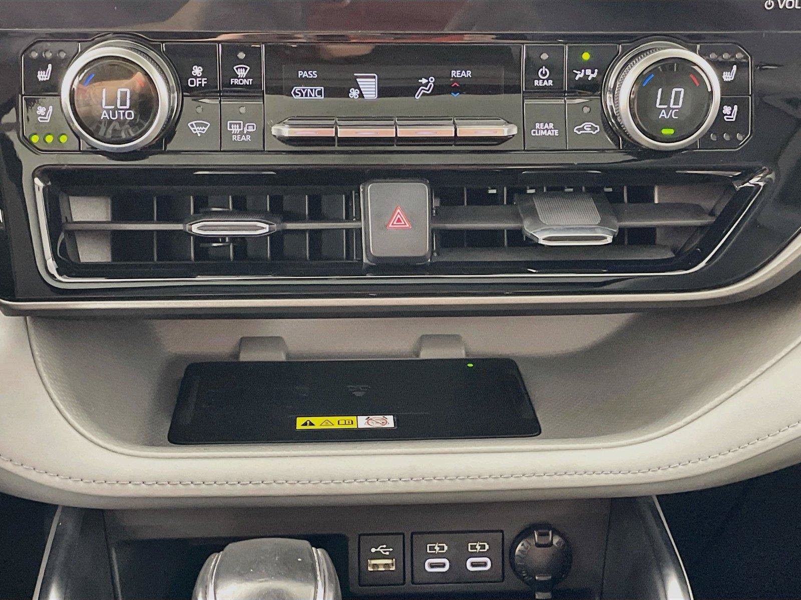 Used 2023 Toyota Highlander Limited AWD/4WD image 19