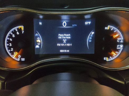 Used 2018 Jeep Grand Cherokee Laredo image 23