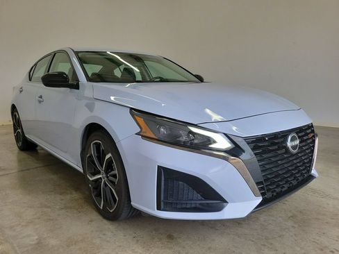 Used 2024 Nissan Altima 2.5 SR FWD image 4