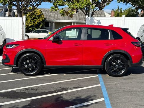 Certified 2025 Honda HR-V Sport image 7