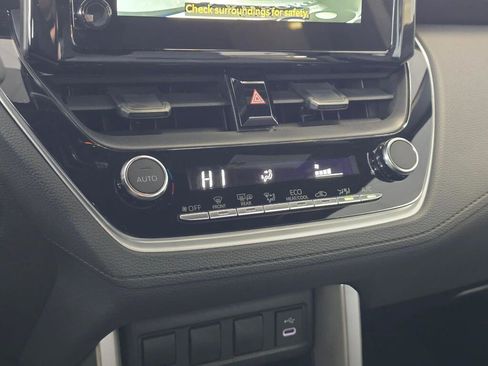 Used 2024 Toyota Corolla Cross AWD Hybrid image 32