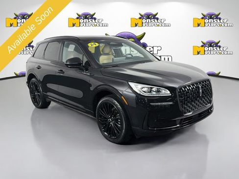 Used 2023 Lincoln Corsair Reserve w/ Equipment Group 201A AWD/4WD image 3