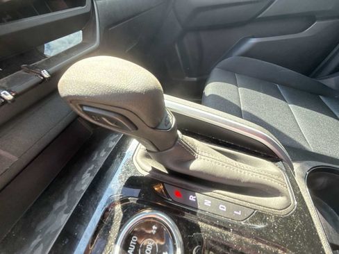 Used 2023 Chevrolet Colorado Trail Boss w/ Technology Package AWD/4WD image 15