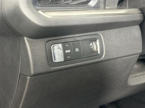 Used 2026 Chevrolet Traverse LT image 16