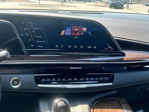 Used 2023 Cadillac Escalade Premium Luxury Platinum image 15