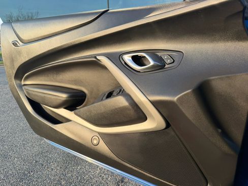 Used 2017 Chevrolet Camaro SS image 16