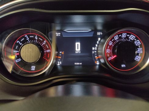 Used 2017 Dodge Challenger SXT image 23