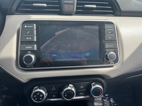 Used 2021 Nissan Versa SV FWD image 14