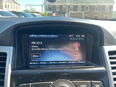 Used 2014 Chevrolet Cruze LT FWD image 23
