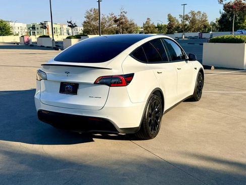 Used 2020 Tesla Model Y Long Range AWD/4WD image 10