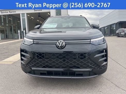 New 2026 Volkswagen Tiguan SE R-Line image 2