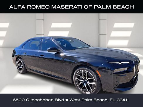 Used 2024 BMW 750e xDrive image 1