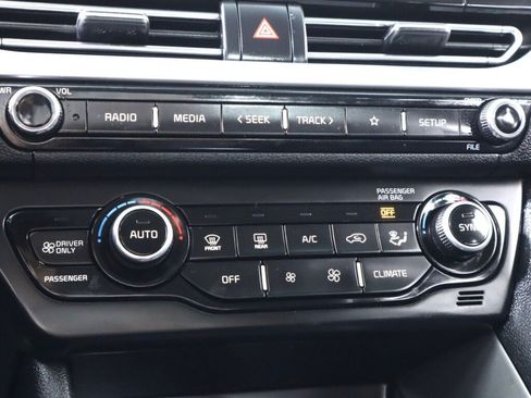 Used 2020 Kia Niro LX FWD image 21