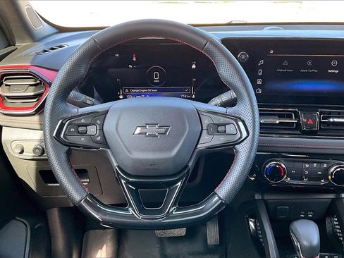 Used 2024 Chevrolet TrailBlazer RS w/ Driver Confidence Package image 5