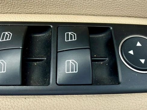 Used 2013 Mercedes-Benz E 350 Cabriolet image 35