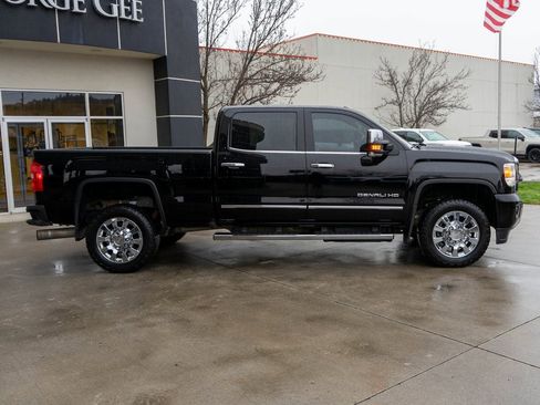 Used 2016 GMC Sierra 2500 Denali w/ Duramax Plus Package image 8