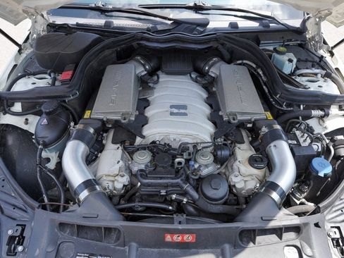Used 2010 Mercedes-Benz C 63 AMG Sedan image 40