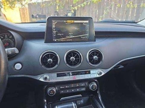 Used 2018 Kia Stinger Premium image 6