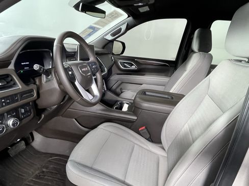 Used 2022 GMC Yukon XL SLE w/ Max Trailering Package image 10