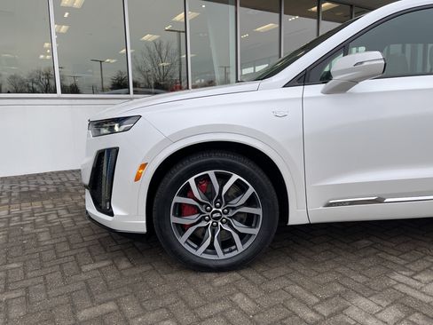 Used 2023 Cadillac XT6 Sport image 10