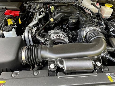 Certified 2025 Jeep Gladiator Sport image 9