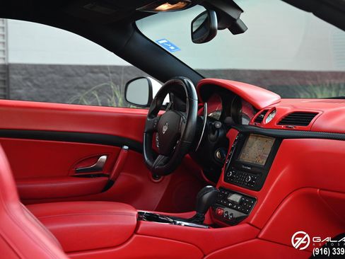 Used 2016 Maserati GranTurismo Sport image 16