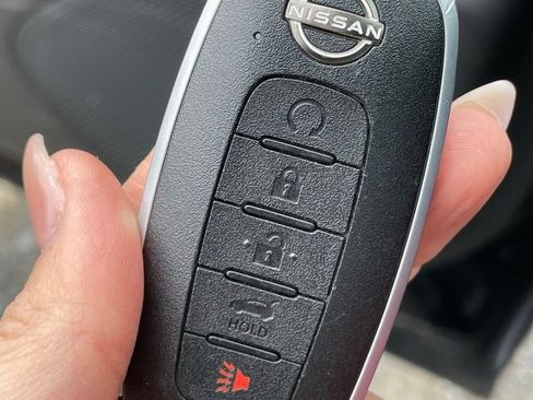 Certified 2025 Nissan Rogue SV image 25