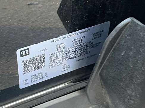 Used 2025 Chevrolet Trax LT w/ LT Convenience Package image 30