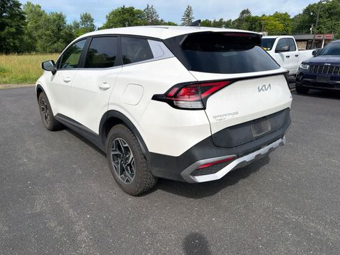 Used 2024 Kia Sportage LX AWD/4WD image 2
