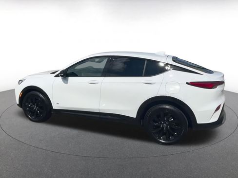 Used 2025 Buick Envista Sport Touring image 9