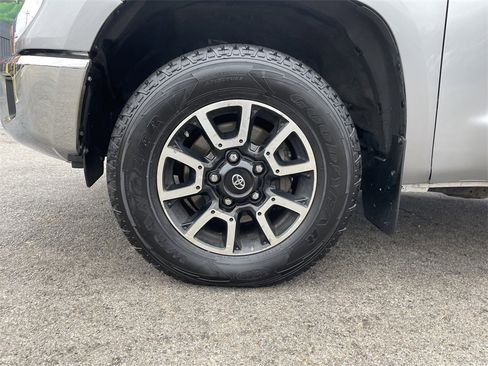 Used 2016 Toyota Tundra SR5 image 9