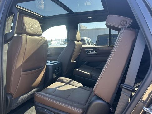 Used 2021 Chevrolet Tahoe High Country w/ Premium Package image 7