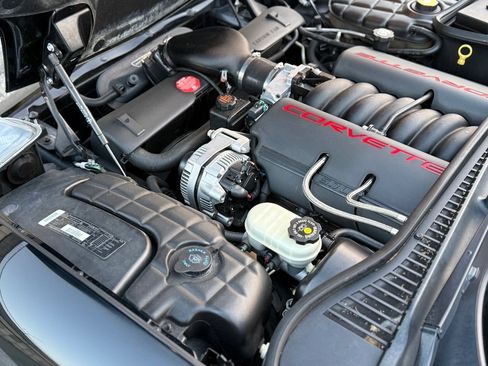 Used 1998 Chevrolet Corvette Coupe w/ Memory Pkg RWD image 12