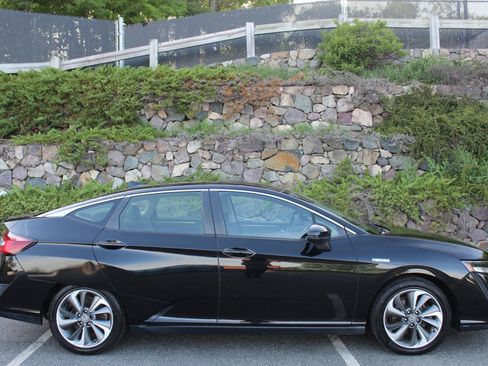Used 2018 Honda Clarity Plug-In Hybrid image 5