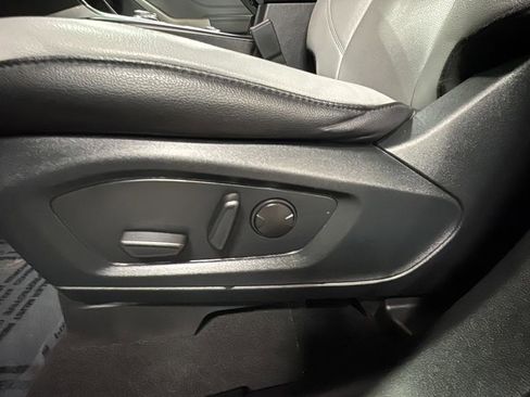 Used 2021 Ford Explorer XLT w/ Equipment Group 202A image 23